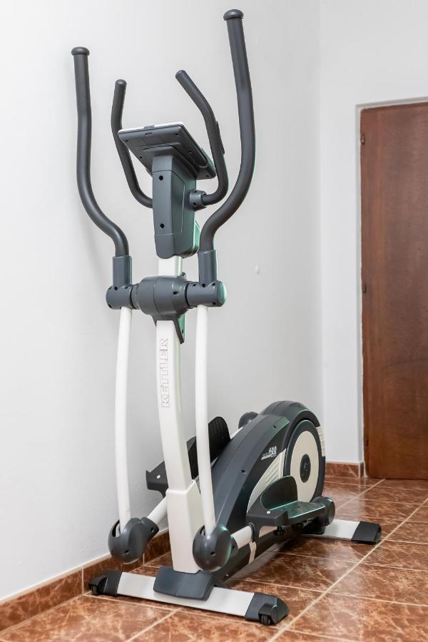 Apartments Zdenka ロヴィンスコ・セロ エクステリア 写真